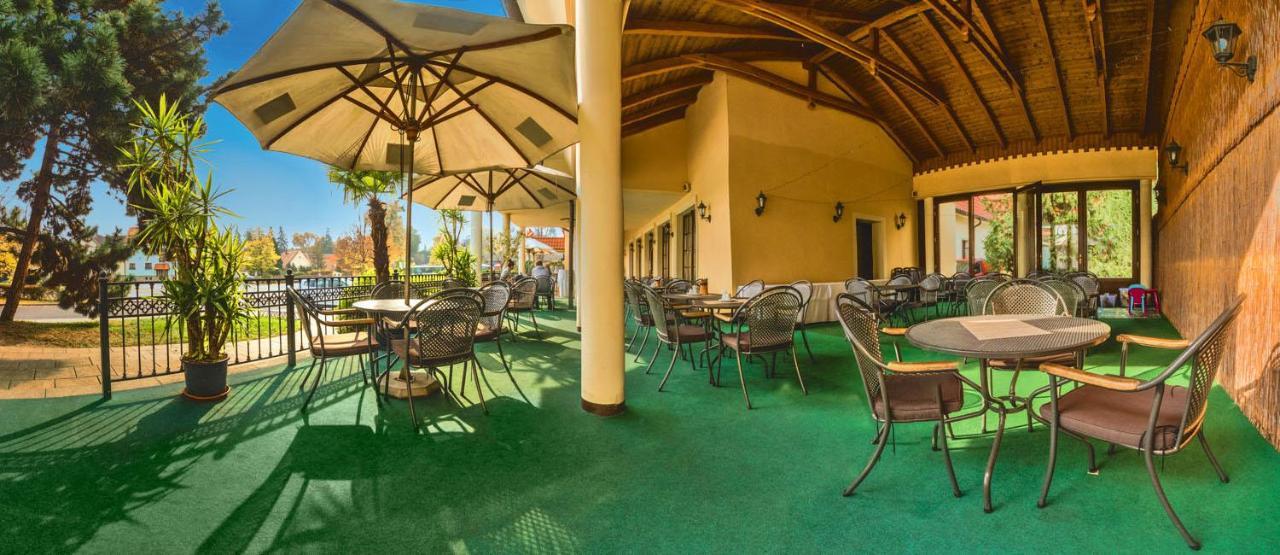 Hotel Buchlovice Exterior foto